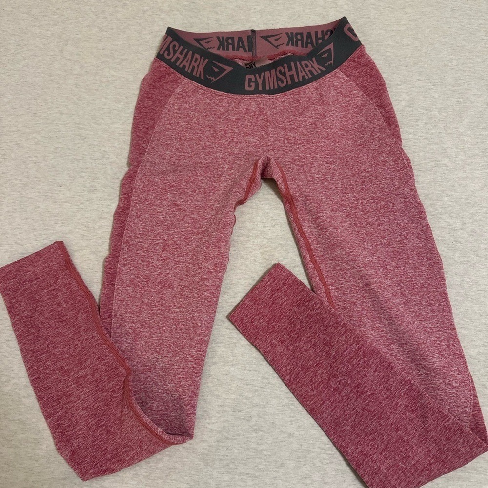 Gymshark Women's pink Leggings‎